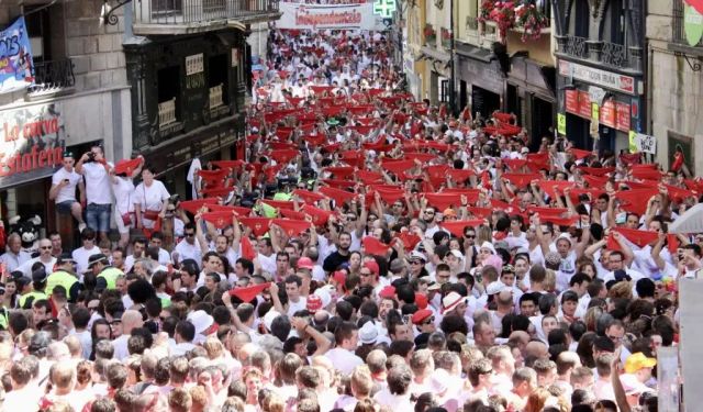 Beginner’s Guide to the Running of the Bulls in Pamplona
