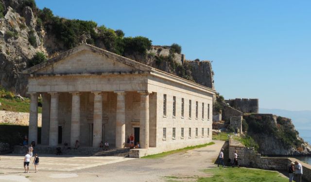 4 Fantastic Days in Corfu, the Greek Island, not Jeans!