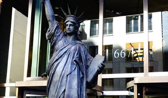 Where to Find the Replicas of the Statue of Liberty in NYC