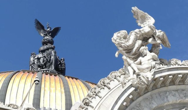 Sleepwalking through Mexico City