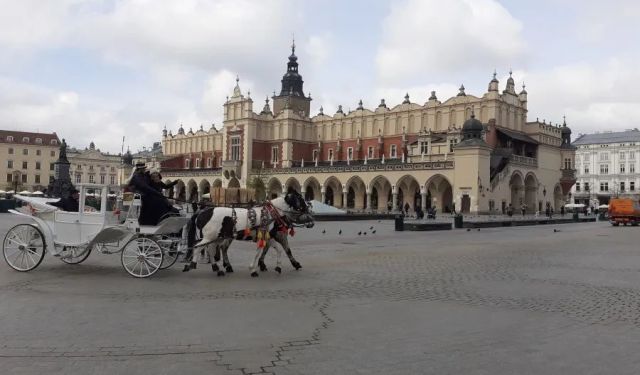 Krakow in 3 Days: Old Town, Salt Mine, Pierogi and More