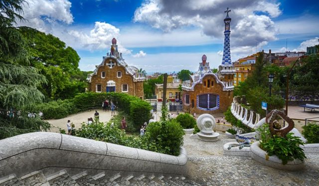 Comfortable Barcelona Itinerary: 3+2 Slow Travel Days