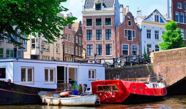 Truth of Myth: 30 Facts about Amsterdam