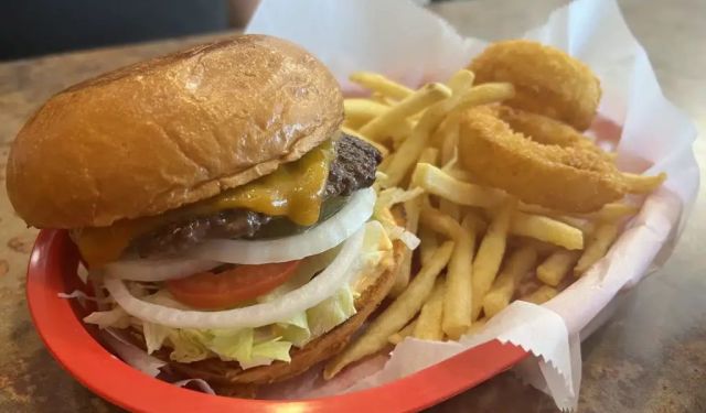 The 17 Best Burgers in Anaheim