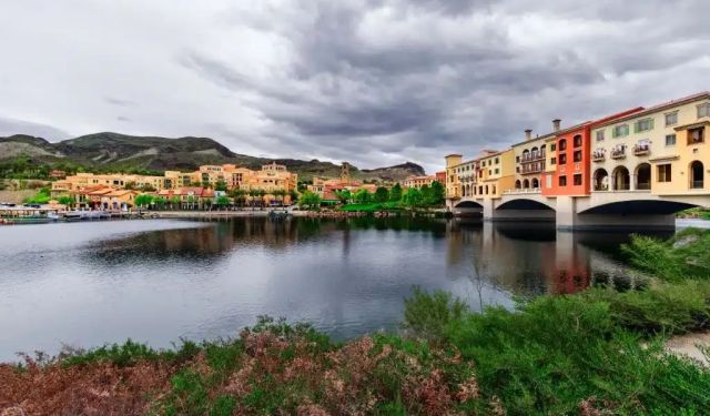 Are There Beaches in Las Vegas?