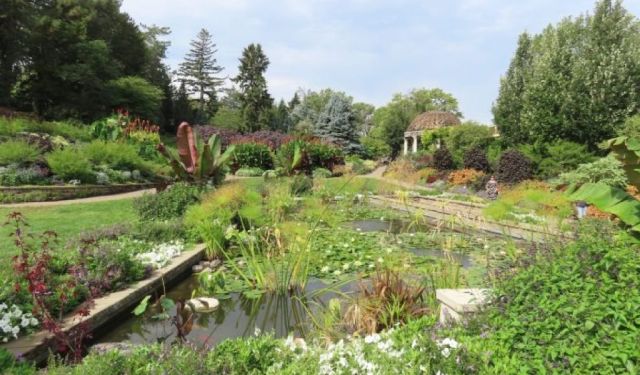 Free Things to Do in Lincoln: Art, Gardens, & Architecture