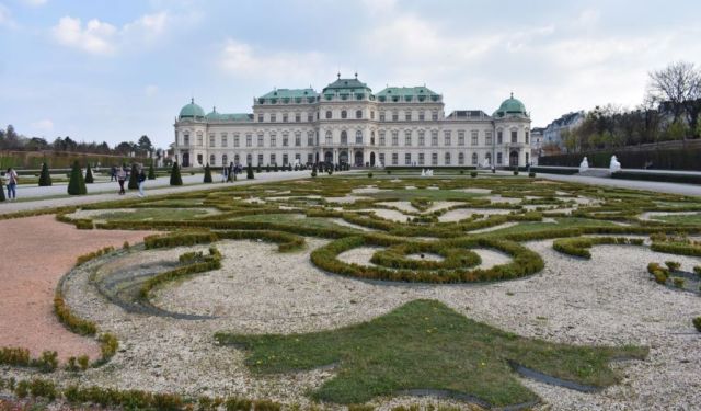 What to See in Vienna: a Ride through History!