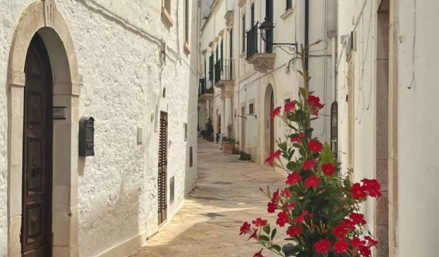 One Perfect Day in Locorotondo