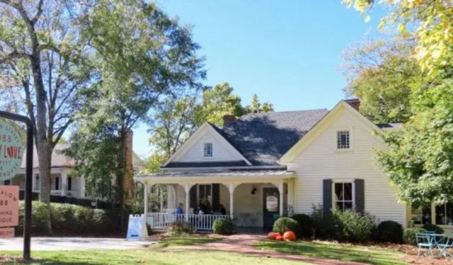 A Perfect Daytrip to Roswell, Georgia