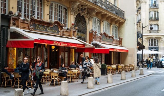 Paris in Three Days: The Ultimate Mother-Daughter Adventure