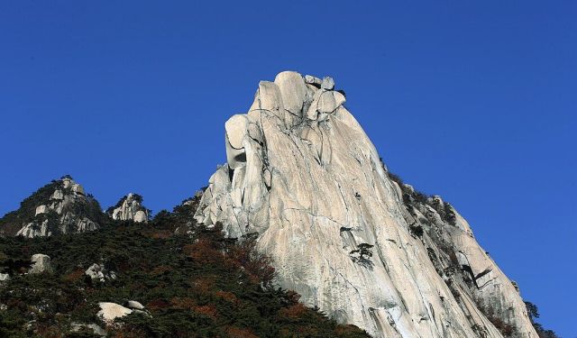 Discover the 10 Best Hikes in Seoul & Nearby