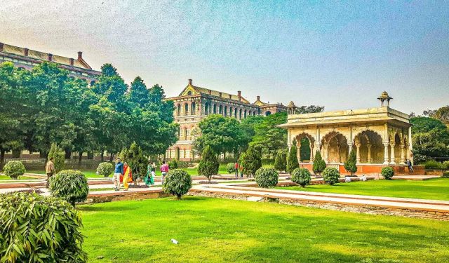New Delhi Historical Travel Guide