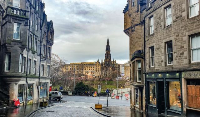 Monumental Highlights of Edinburgh