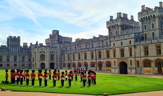 Day Trip to Windsor and Eton: Experience the British Royalty