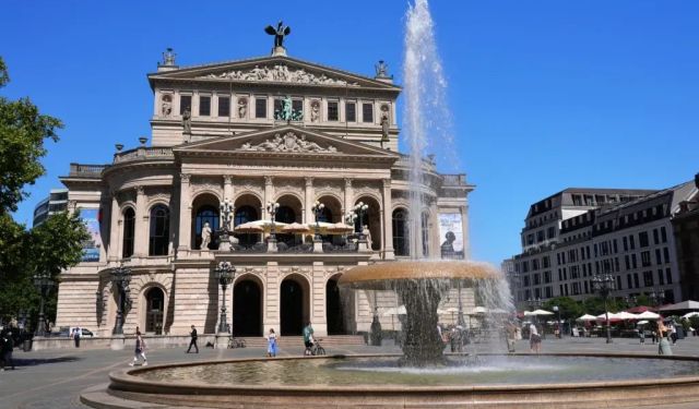 Explore Frankfurt’s Old Town