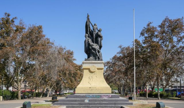 República & Dieciocho: Santiago's University Neighborhoods