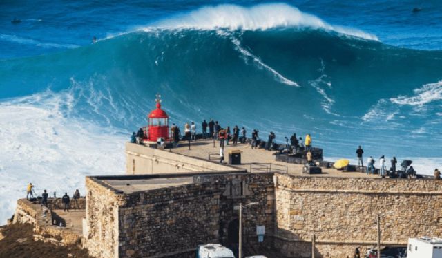 Discovering The Best of Nazare in a Day