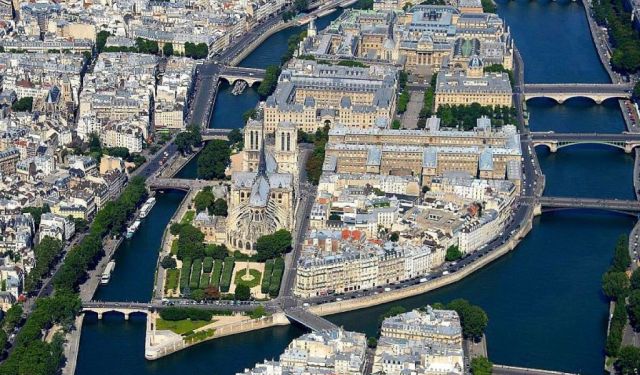 The Beautiful Ile de la Cite