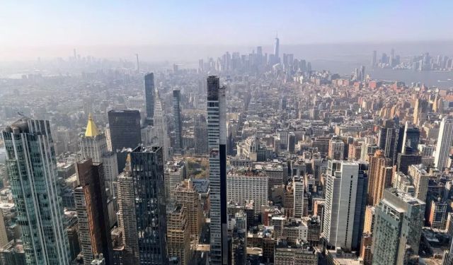 Midtown to the West Village: A Walk Through New York City