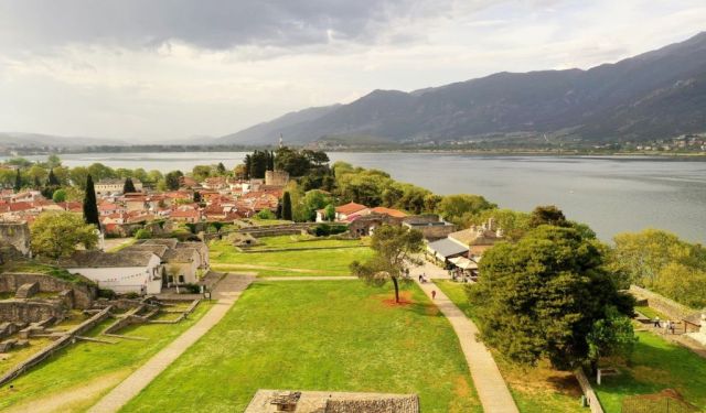Ioannina in One Day: Lake, Castle and Dodoni