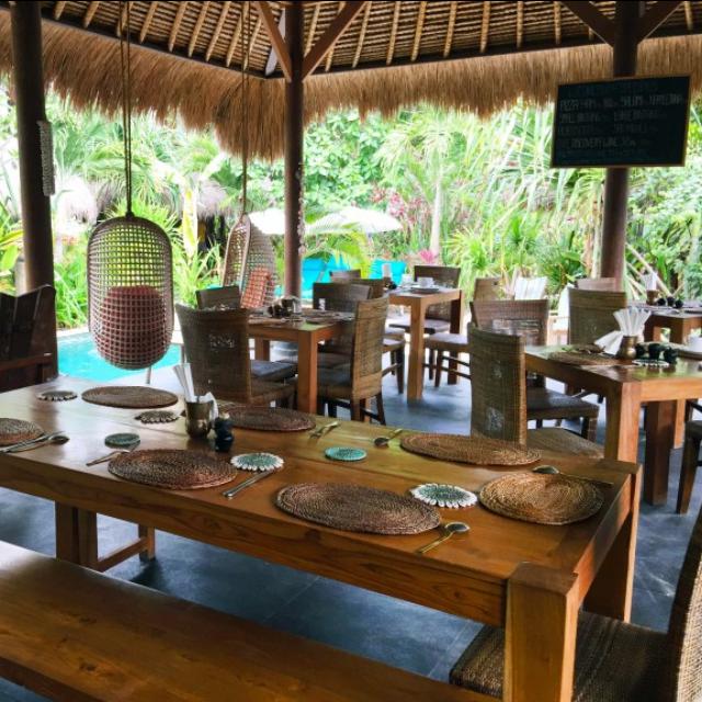 The Best Restaurants in Nusa Lembongan, Nusa Lembongan, Indonesia (B)
