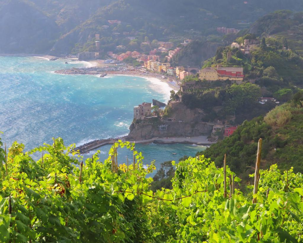Cinque Terre (Walk Vernazza to Monterosso), Cinque Terre, Italy (B)