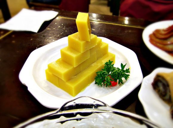 Pea Flour Cake (Wan dou huang, 豌豆黄)