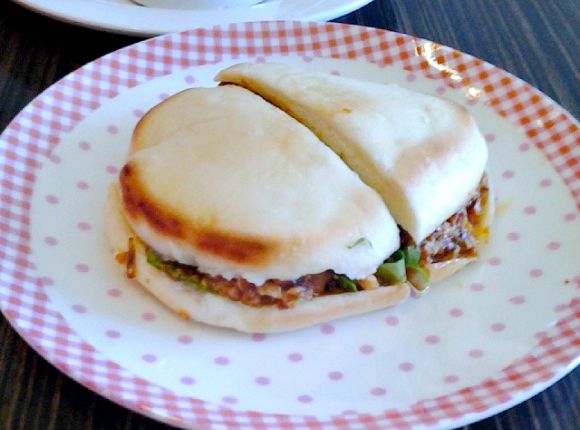 Beijing Sandwich ( Rou jia mo, 肉夹馍 )