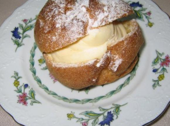 Laskiaispulla (Shrove Bun)