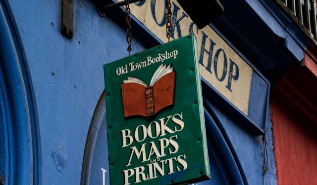 Old Town Shopping Walk, Edinburgh