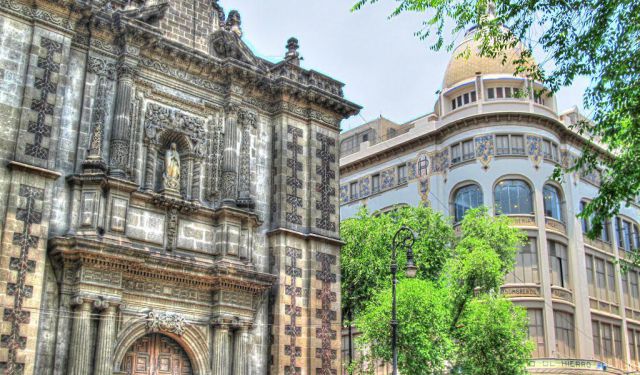 Centro Histórico Shopping and Sightseeing Walk