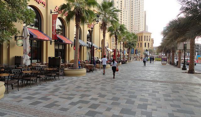 Shopping and Dining on The Walk