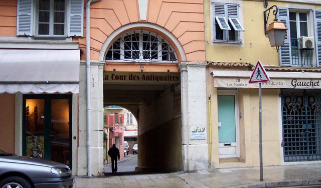 Antiques Quarter Walk