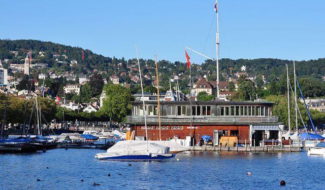 Lake Zurich Walking Tour