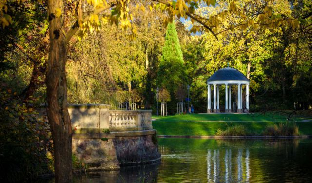 Orangerie Park Walking Tour