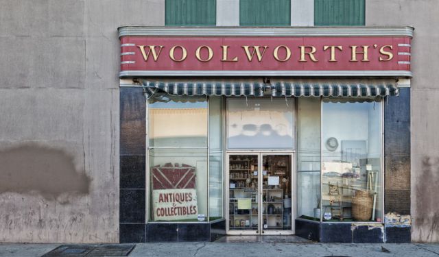 Downtown Antiques Hunting Walk
