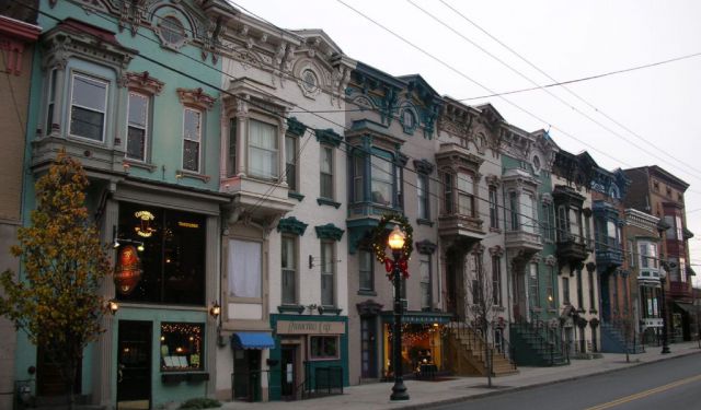 Lark Street Area Shopping & Dining