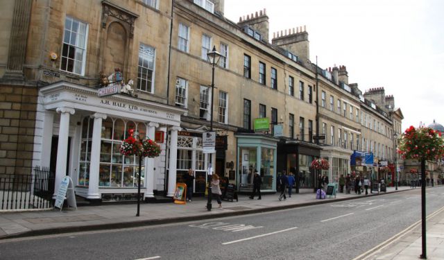 Artisan Quarter Antiques Hunting Walk, Bath