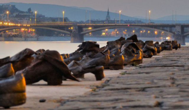 Danube Promenade Walking Tour (Self Guided), Budapest, Hungary