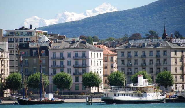 Les Pâquis Entertainment Walk, Geneva