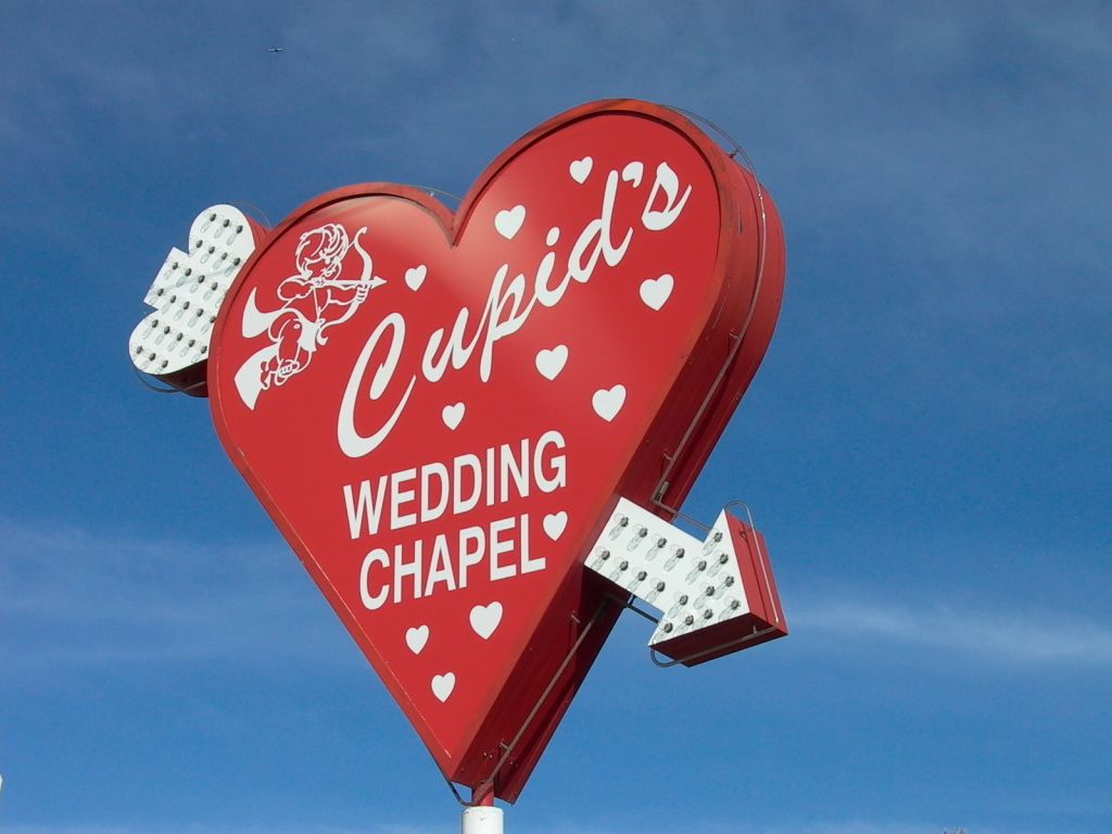 Graceland Chapel World S First Elvis Wedding Chapel