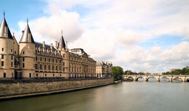 Paris Introduction Walk I (Self Guided), Paris, France