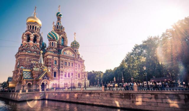 St. Petersburg Introduction Walking Tour