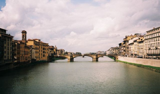 Arno South Bank Walking Tour