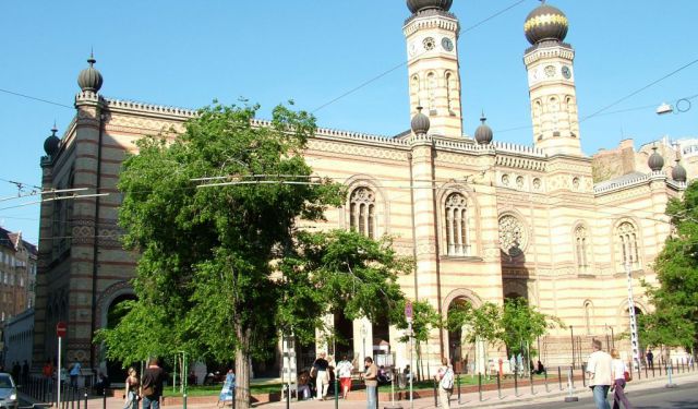 Jewish Quarter Walking Tour, Budapest