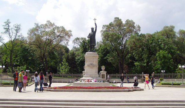 Stefan cel Mare Blvd Walk