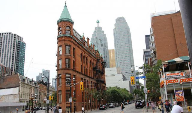 Historical Buildings Walking Tour, Toronto