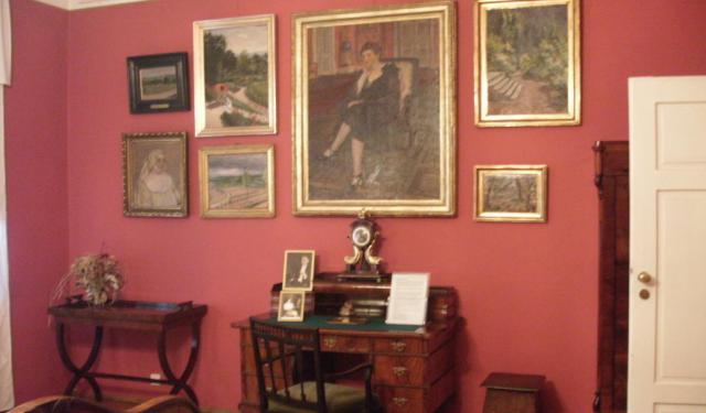 Historical House Museums Tour