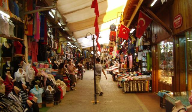 Bazaars & Shopping Streets Tour