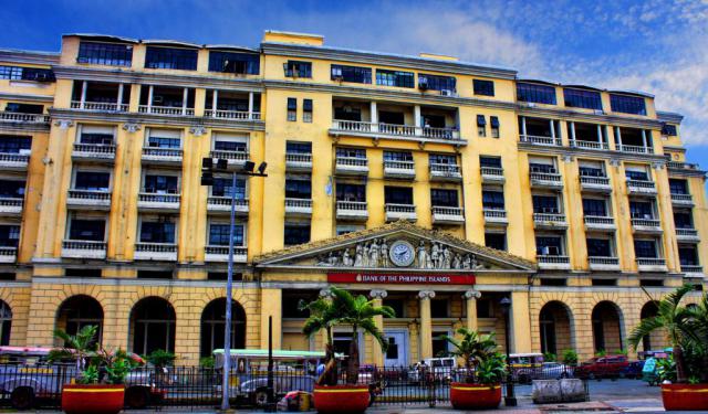 Historical Buildings Walking Tour